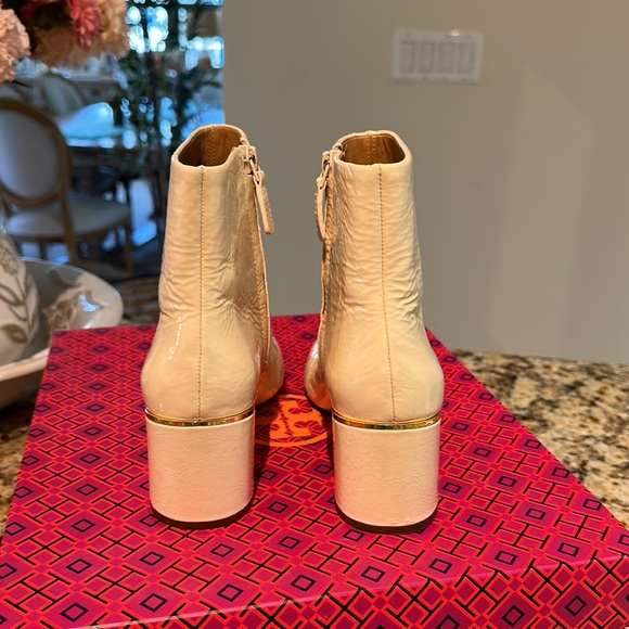 Tory Burch Juliana 65mm Bootie Naplak - Picture 4 of 14